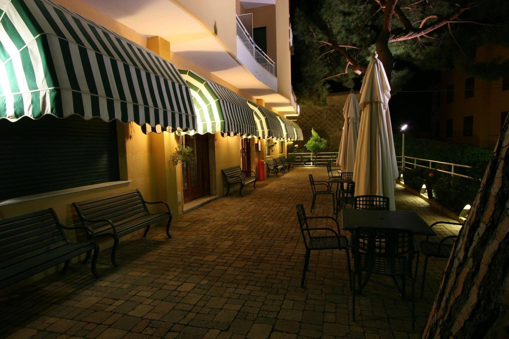 Albergo Adriana Celle Ligure Exterior foto